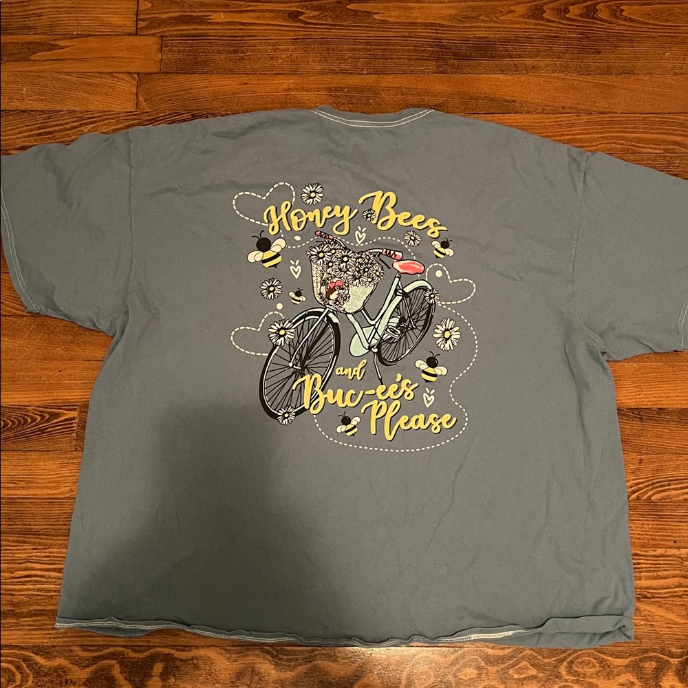 Buccee’s Bee Shirt - Picture 3 of 3